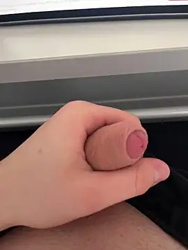 hannes256102 online show from 03-06-26, 04:36