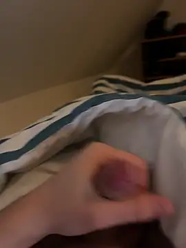 hannes256102 online show from 04-03-26, 09:24