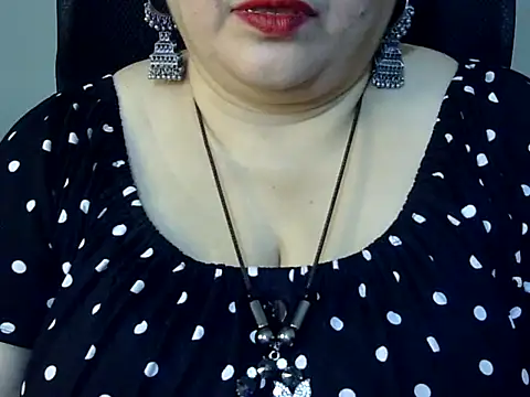 Soniya Sha online show from 02-17-26, 07:09