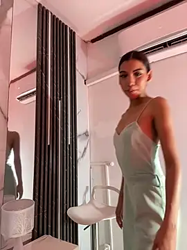 BellaHarpeer online show from 04-29-26, 07:09