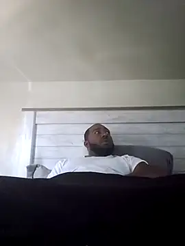 Snapshot of iLOVETRAY96 chatting on 02-26-26, 07:24 iLOVETRAY96 online show from 02-26-26, 07:24