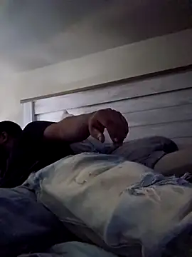 Snapshot of iLOVETRAY96 chatting on 03-12-26, 06:47 iLOVETRAY96 online show from 03-12-26, 06:47