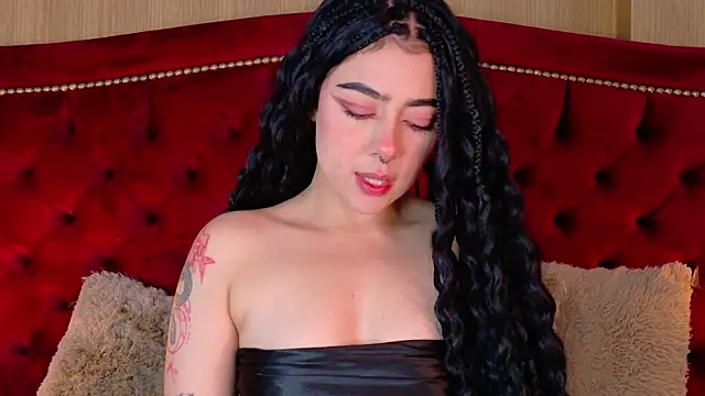 TaniaRedd  online show from 12-14-25, 02:11