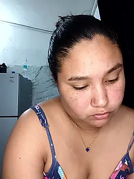 Snapshot of VaneandRossy chatting on 01-14-26, 12:05 VaneandRossy online show from 01-14-26, 12:05