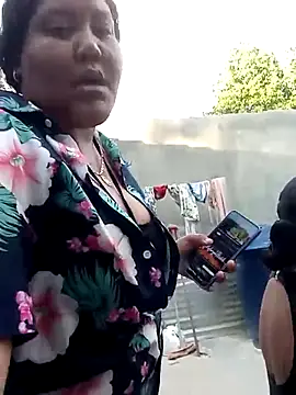 Snapshot of VaneandRossy chatting on 01-17-26, 09:40 VaneandRossy online show from 01-17-26, 09:40