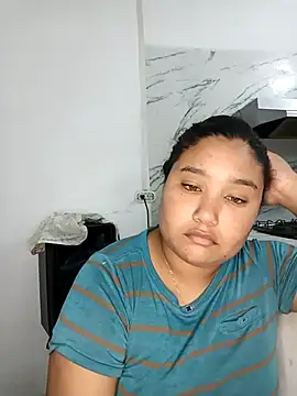 Snapshot of VaneandRossy chatting on 02-18-26, 04:19 VaneandRossy online show from 02-18-26, 04:19