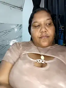 Snapshot of VaneandRossy chatting on 02-21-26, 10:44 VaneandRossy online show from 02-21-26, 10:44