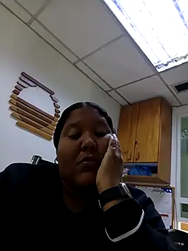 Snapshot of VaneandRossy chatting on 03-22-26, 03:59 VaneandRossy online show from 03-22-26, 03:59