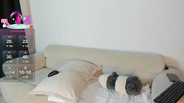 Snapshot of DakothaHyland_ chatting on 02-06-26, 01:47 DakothaHyland online show from 02-06-26, 01:47