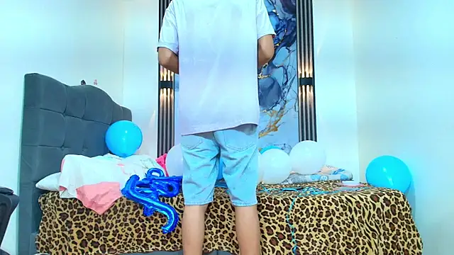 Valentina and sneider  online show from 03-07-26, 09:01