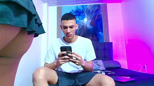 Valentina and sneider  online show from 04-27-26, 05:27