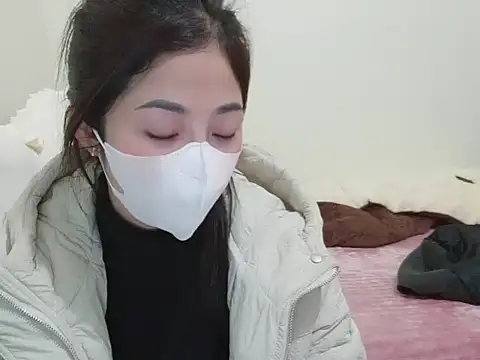 Snapshot of Mimy18 chatting on 12-22-25, 03:58 Mimy18 online show from 12-22-25, 03:58