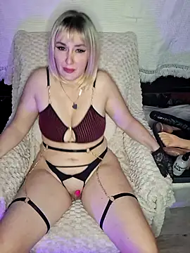 Snapshot of La_Chatounettee chatting on 02-05-26, 09:03 La Chatounettee online show from 02-05-26, 09:03