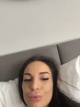 SiaRyder online show from 06-17-26, 06:49