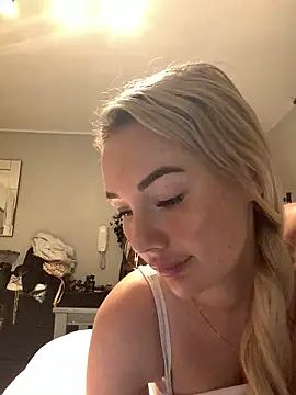 Snapshot of xxxsophxxx21 chatting on 12-04-25, 06:27 xxxsophxxx21 online show from 12-04-25, 06:27