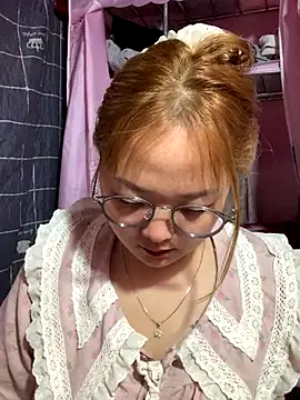 Snapshot of Samsam-006 chatting on 12-22-25, 03:25 Samsam-006 online show from 12-22-25, 03:25