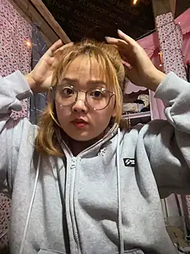 Snapshot of Samsam-006 chatting on 01-08-26, 01:41 Samsam-006 online show from 01-08-26, 01:41