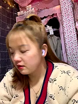 Snapshot of Samsam-006 chatting on 01-08-26, 02:52 Samsam-006 online show from 01-08-26, 02:52