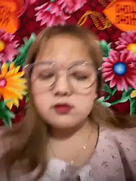 Snapshot of Samsam-006 chatting on 03-06-26, 02:02 Samsam-006 online show from 03-06-26, 02:02