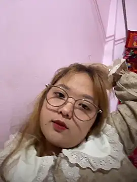 Snapshot of Samsam-006 chatting on 03-10-26, 12:54 Samsam-006 online show from 03-10-26, 12:54