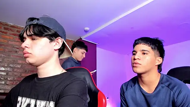 HotThreesoome online show from 03-04-26, 12:22