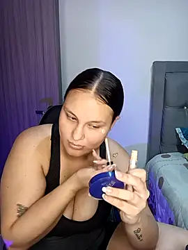 Snapshot of Valeriaa_21 chatting on 06-26-26, 10:36 Valeriaa 21 online show from 06-26-26, 10:36