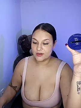 Snapshot of Valeriaa_21 chatting on 07-26-26, 02:53 Valeriaa 21 online show from 07-26-26, 02:53