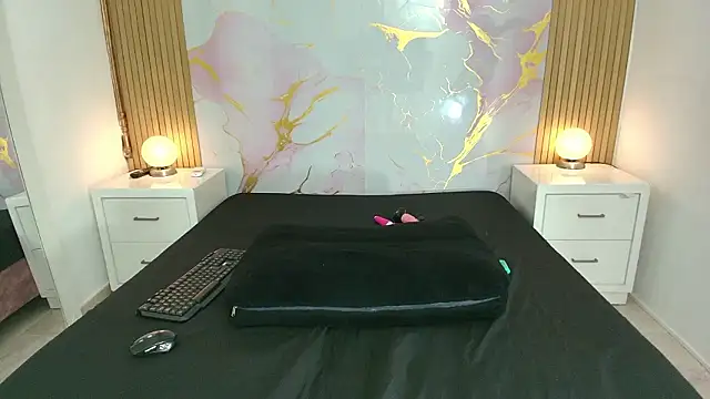 AprillRoss online show from 03-12-26, 12:33