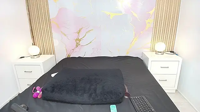 AprillRoss online show from 05-29-26, 02:37