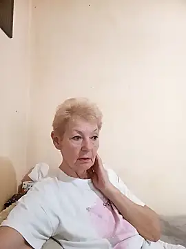 Snapshot of Calypso-Loove chatting on 05-18-26, 01:39 Calypso-Loove online show from 05-18-26, 01:39