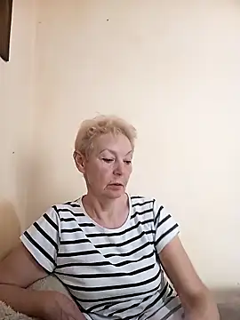 Snapshot of Calypso-Loove chatting on 05-25-26, 03:29 Calypso-Loove online show from 05-25-26, 03:29