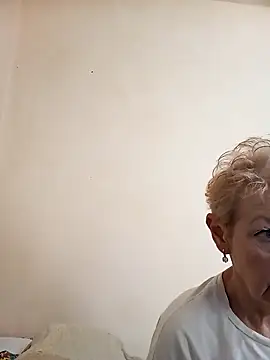 Snapshot of Calypso-Loove chatting on 05-27-26, 10:01 Calypso-Loove online show from 05-27-26, 10:01