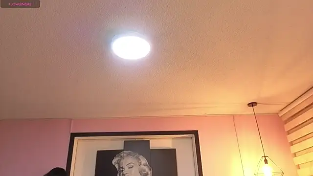 Sara valderrama  online show from 04-25-26, 04:15