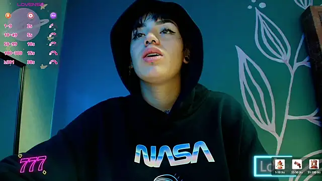 Kiara Fox   online show from 05-21-26, 12:17
