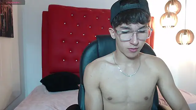 Snapshot of jeremy_job chatting on 12-22-25, 12:02 jeremy job online show from 12-22-25, 12:02