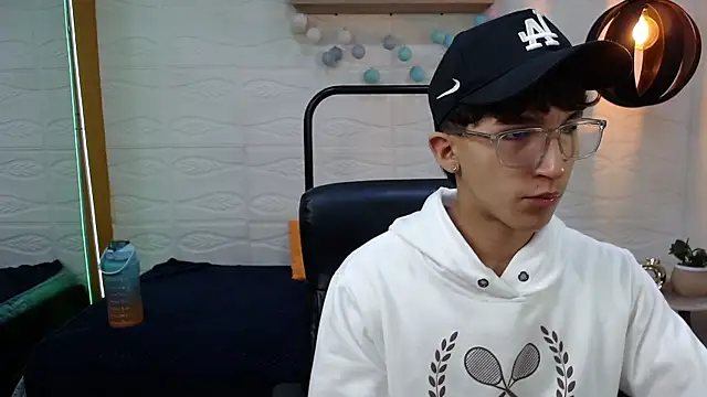 Snapshot of jeremy_job chatting on 01-06-26, 11:25 jeremy job online show from 01-06-26, 11:25