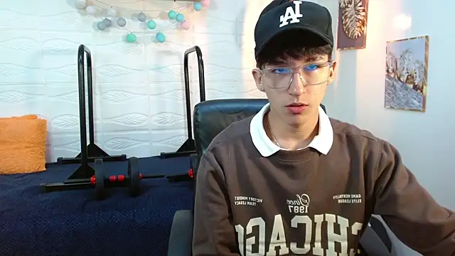 Snapshot of jeremy_job chatting on 01-07-26, 11:23 jeremy job online show from 01-07-26, 11:23