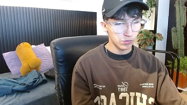 Snapshot of jeremy_job chatting on 01-11-26, 11:37 jeremy job online show from 01-11-26, 11:37