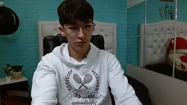 Snapshot of jeremy_job chatting on 03-01-26, 11:23 jeremy job online show from 03-01-26, 11:23