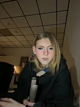 Snapshot of Milly-Kiss chatting on 01-07-26, 07:38 Milly-Kiss online show from 01-07-26, 07:38