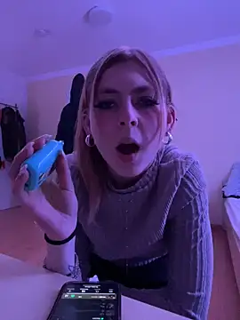 Snapshot of Milly-Kiss chatting on 02-08-26, 09:18 Milly-Kiss online show from 02-08-26, 09:18