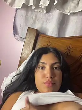 Snapshot of _Laurentt_ chatting on 04-14-26, 02:06 Laurentt online show from 04-14-26, 02:06