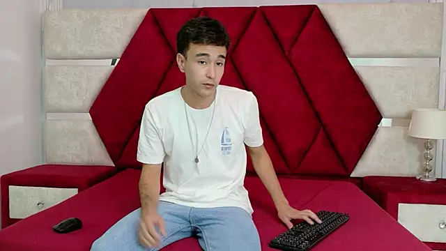 Snapshot of KathyAiden chatting on 01-05-26, 06:55 KathyAiden online show from 01-05-26, 06:55