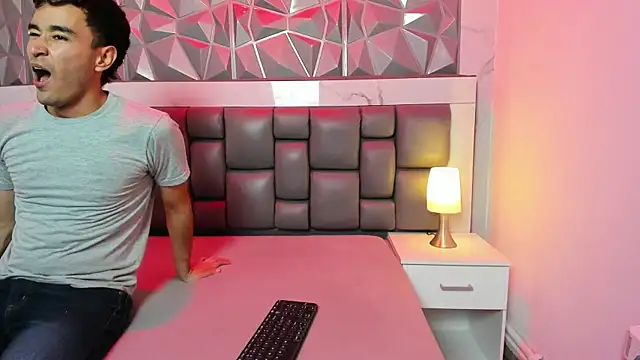 Snapshot of KathyAiden chatting on 01-09-26, 07:37 KathyAiden online show from 01-09-26, 07:37