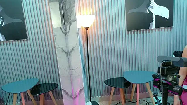 Snapshot of KathyAiden chatting on 01-10-26, 01:02 KathyAiden online show from 01-10-26, 01:02