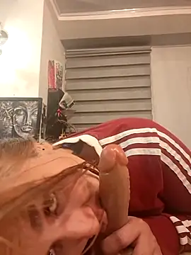 Snapshot of Magenta_Moon chatting on 01-09-26, 06:05 Magenta Moon online show from 01-09-26, 06:05