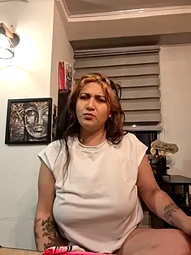 Snapshot of Magenta_Moon chatting on 01-13-26, 02:50 Magenta Moon online show from 01-13-26, 02:50