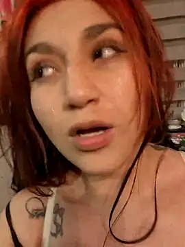 Snapshot of Magenta_Moon chatting on 02-01-26, 02:32 Magenta Moon online show from 02-01-26, 02:32