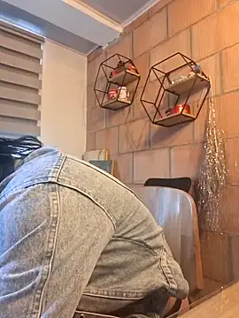 Snapshot of Magenta_Moon chatting on 03-05-26, 09:33 Magenta Moon online show from 03-05-26, 09:33