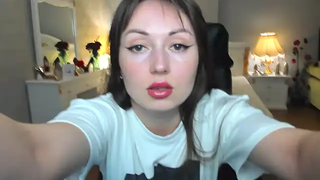 Snapshot of RosiAlina chatting on 06-12-26, 08:13 RosiAlina online show from 06-12-26, 08:13